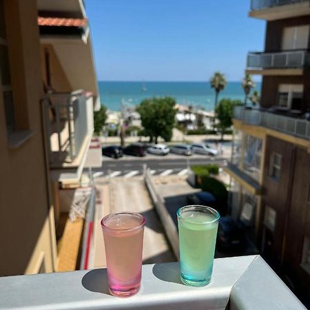 Bella Alba Apartment On The Beach Альба-Адриатика Экстерьер фото